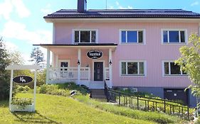 Wanha Neuvola Guesthouse